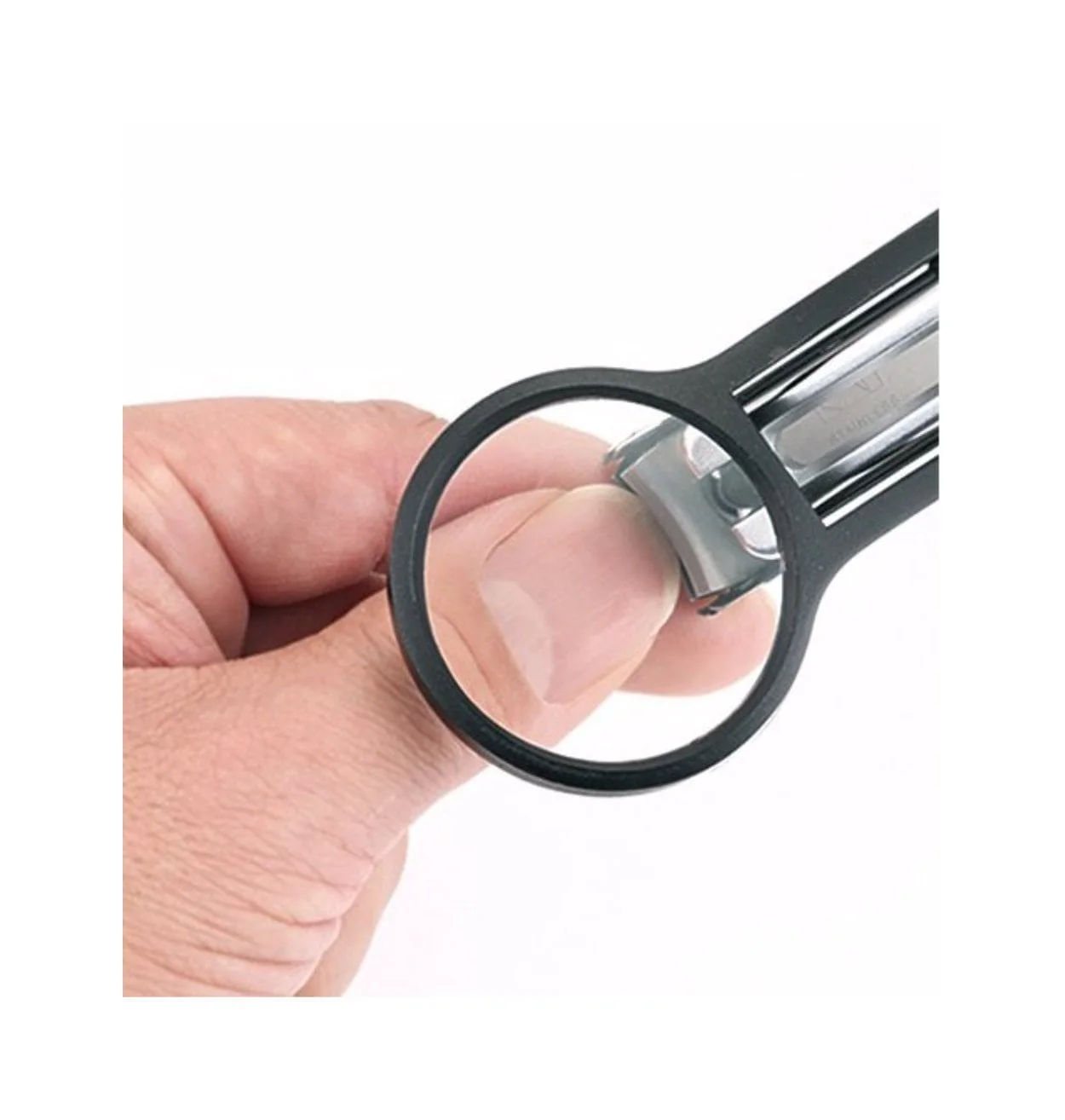 Nail Clippers with Large Magnifier by KAI Seki Magoroku - Image 3